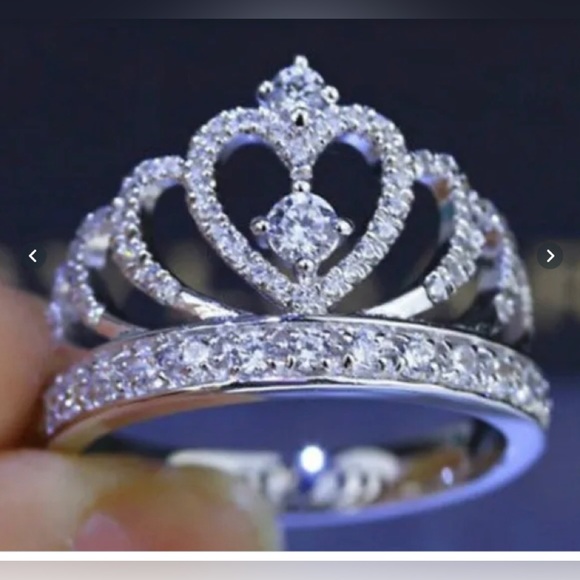 Crown Ring - Picture 4 of 5